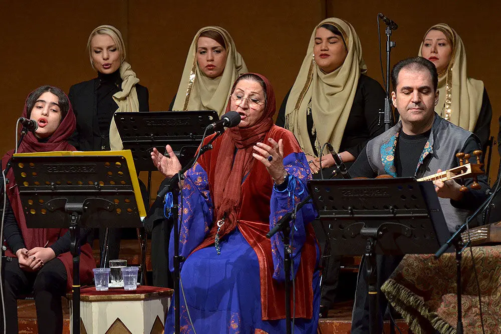 اجرای اشعار مولانا توسط گروه "خنیا" 