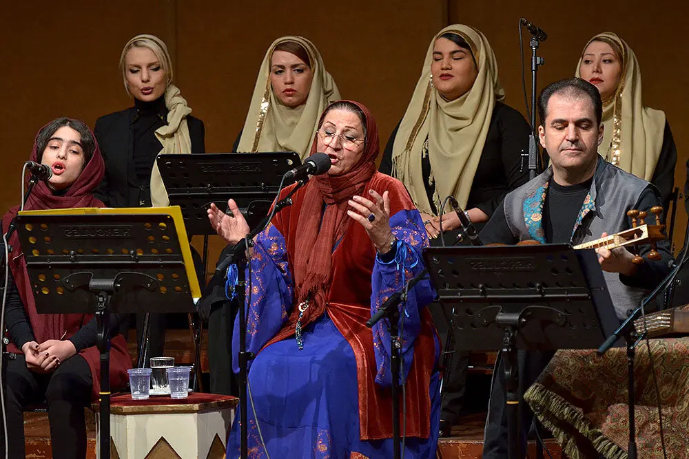 اجرای اشعار مولانا توسط گروه "خنیا" 
