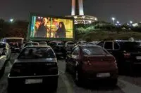 ببینید: اکران ماشینی فیلم حاتمی‌کیا کنار برج میلاد