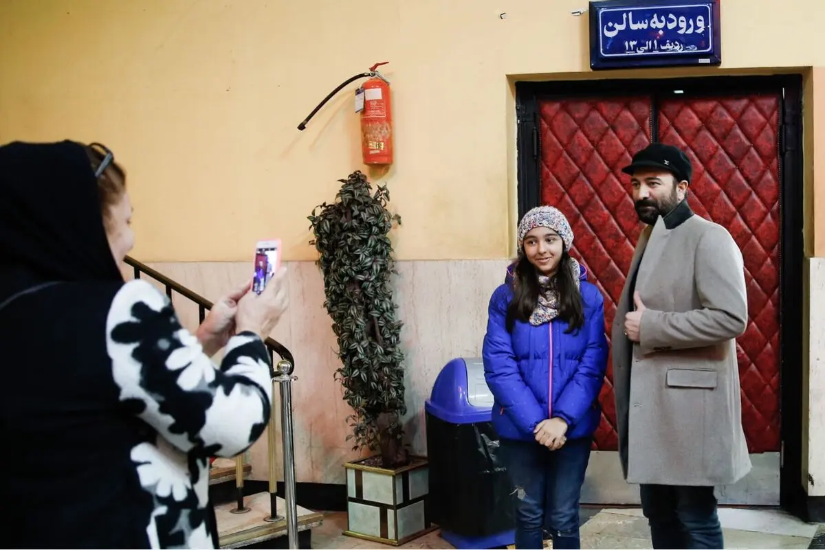 اکران مردمی فیلم « ثبت با سند برابر است» در سينما آفريقا