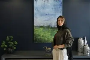 فرناز رضائی با انتزاع مسطور در رنگ وستا