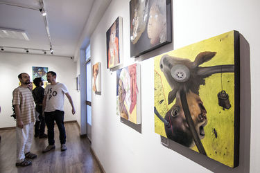 نمایشگاه گروهی "روی دیگر پنجره" در گالری دارگون