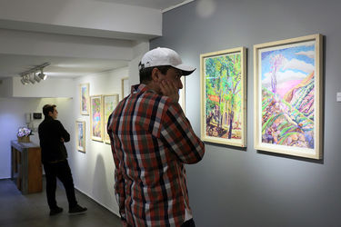 نمایش آثار الهام عظیمی، سحر شادمان و رضوان یارائی در گالری مژده