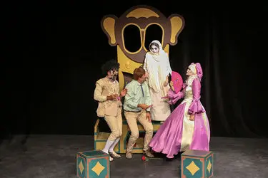 اجرای نمایش "سرزمین تهی سران" در تماشاخانه مهرگان