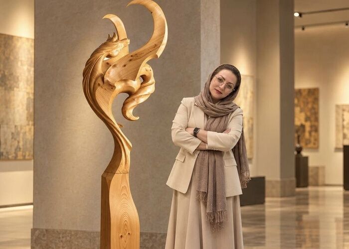 شادی حبیب و مجسمه پرنیان؛ بازخوانی فرم، طبیعت و پیکره در چوب