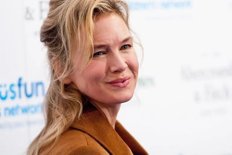 بازیگر برنده اسکار: در ۵۳ سالگی از همیشه زیباترم/ محصولات زیبایی باعث می‌شود زنان احساس کنند بی‌ارزش‌ هستند