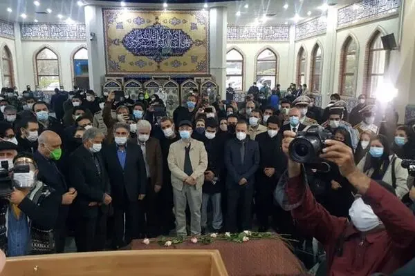 عکس ها از آیین نماز بر پیکر استاد شجریان در بهشت زهرا