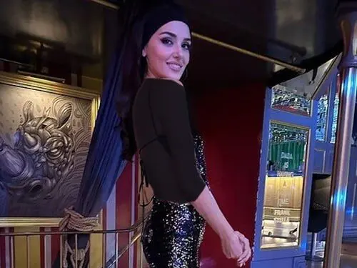 ببینید: هانده ارچل مد دهه ۷۰ را دوباره زنده کرد