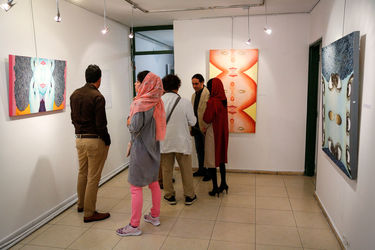 نمایشگاه نقاشی‌های شقایق ماندگار در گالری هفت ثمر