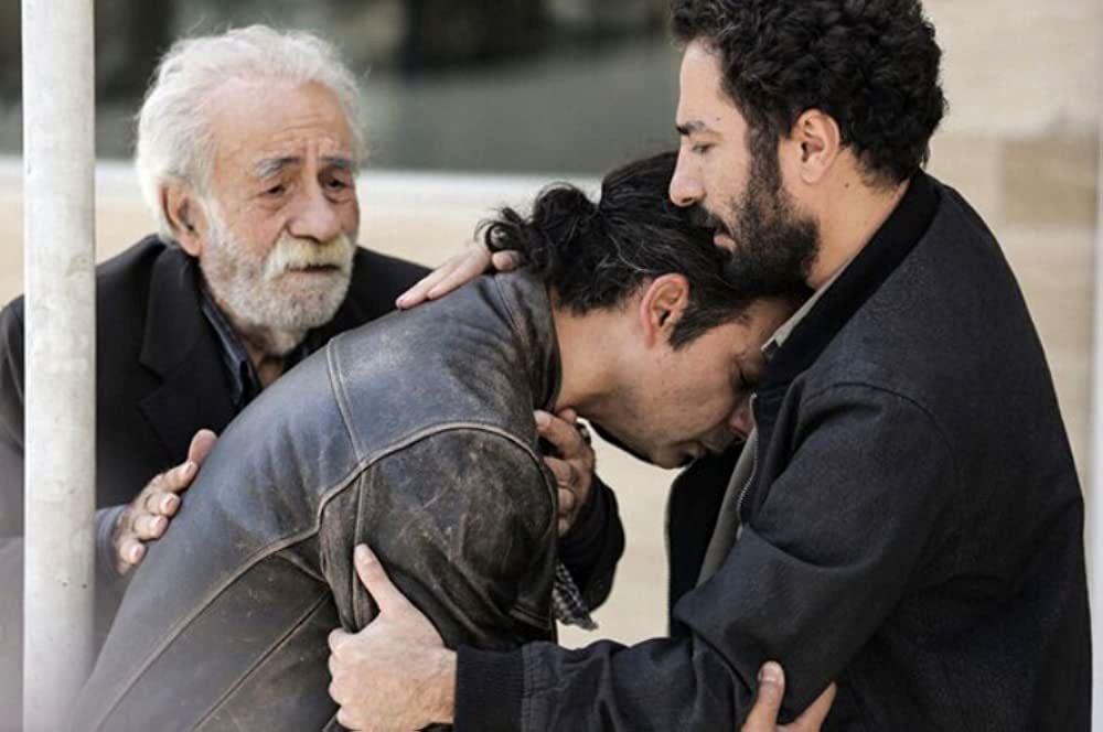 کیهان: سینمای اجتماعی ایران توصیه به مهاجرت، خیانت و بزهکاری می‌کند!