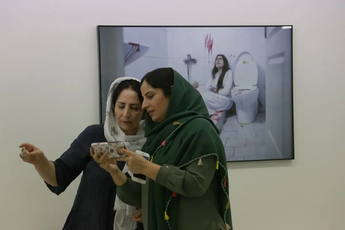 نمایشگاه عکس و چیدمان سارا ساسانی در گالری آرته