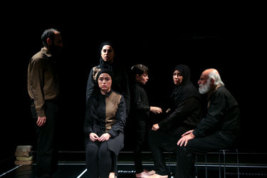 اجرای نمایش "سانتی متر" در سالن استاد انتظامی - خانه هنرمندان