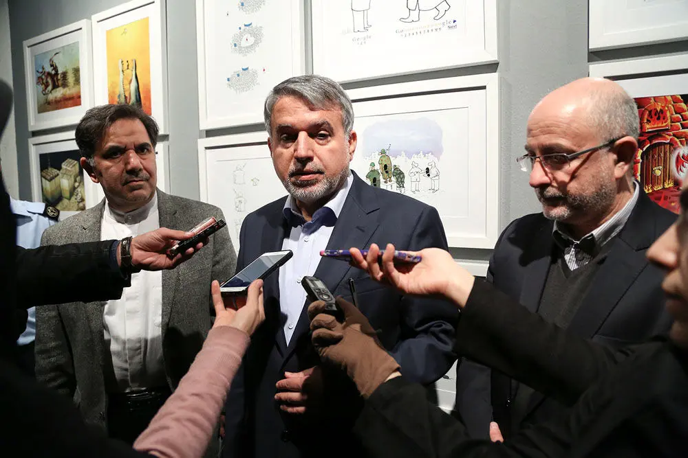 بازدید وزیر ارشاد ، وزیر راه و معاونت هنری از نمایشگاه آثار جشنواره هنرهای تجسمی فجر