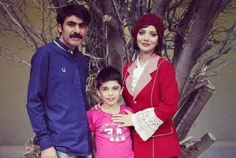 ویدئو: خون پاشی در شب تولد تئاتر شهر/ حسین کیانی از بی حرمتی به اهل هنر اعتراض کرد/ دل تنگی شبنم مقدمی و سرنوشت پشت گوش بابک کریمی
