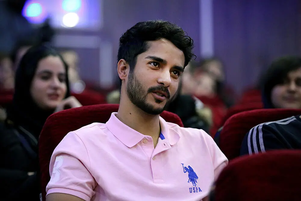 اکران و پنل تحلیل فیلم 