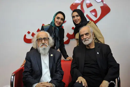 جشن تولد ۷۷ سالگی آیدین آغداشلو در نمایشگاه مطبوعات