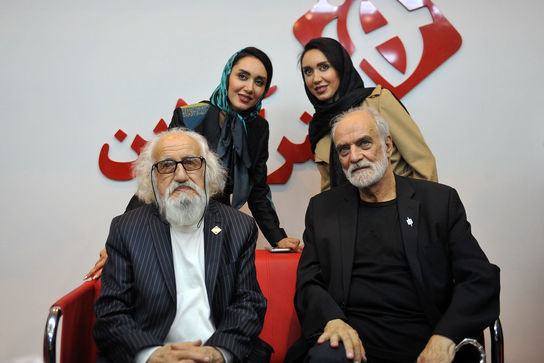 جشن تولد ۷۷ سالگی آیدین آغداشلو در نمایشگاه مطبوعات