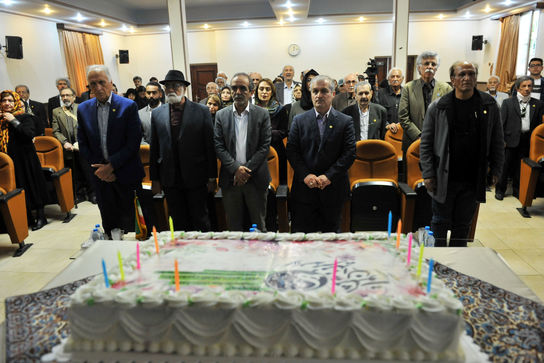 تجلیل از هنرمندان پیشکسوت متولد فروردین ماه