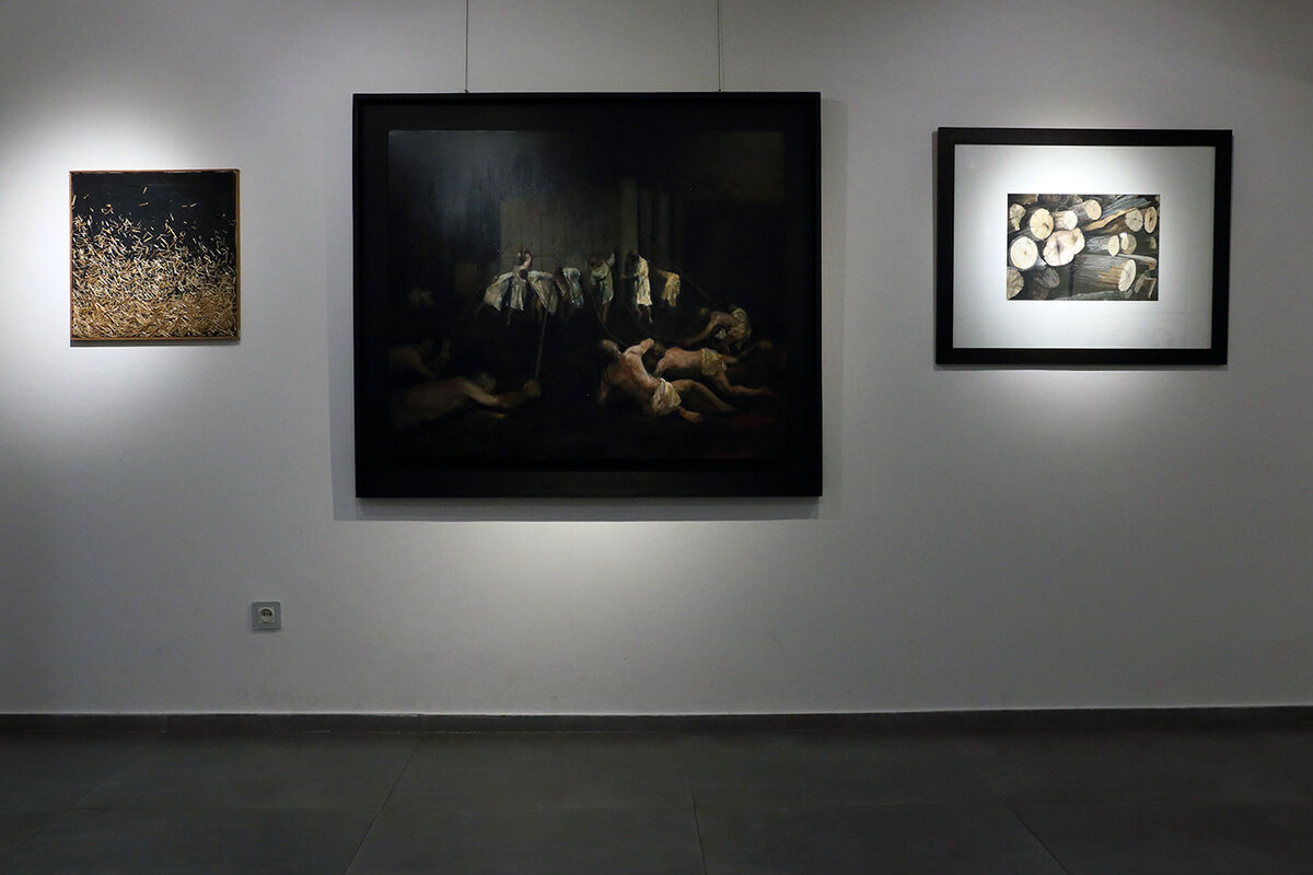 “Crowding” at Mojdeh Art Gallery featuring 15 artists 