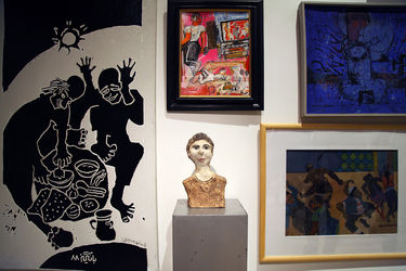 نمایشگاه چهره / تصویری از خود به انتخاب فریدون آو