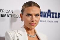 اسکارلت جوهانسون: مثل گل ظریفم و مغزم شکننده است