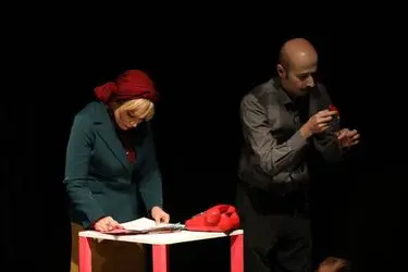 نمایش "اضافه حقوق" مجموعه تئاتر دیوار چهارم