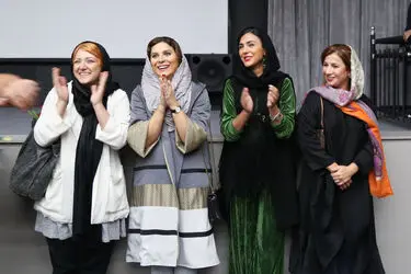 اکران مردمی فیلم "عرق سرد" در باغ کتاب