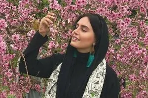 ویدئو: بهاریه‌خوانی زیبای الناز شاکردوست/ من آن درخت زمستانی بر آستان بهارانم 