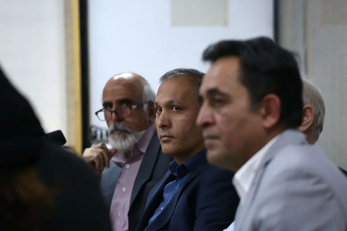 نشست خبری نمایشگاه آثار تونی کرگ هنرمند مجسمه ساز انگلیسی - آلمانی