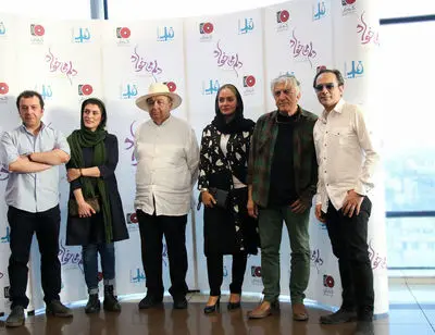 ببینید: شوخی مهناز افشار و رضا کیانیان برای فوت کردن کیک تولد