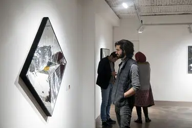 نمایشگاه آثار آینه‌کاری بابک سلیمانی در گالری آرت هاب آریانا