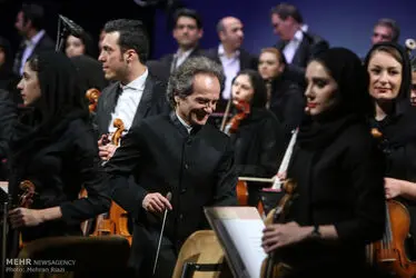Tehran’s Symphony Orchestra performs in Vahdat Hall