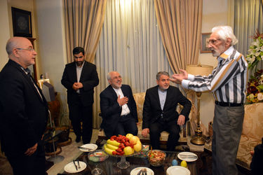 عیادت ظریف و صالحی امیری از جمشید مشایخی