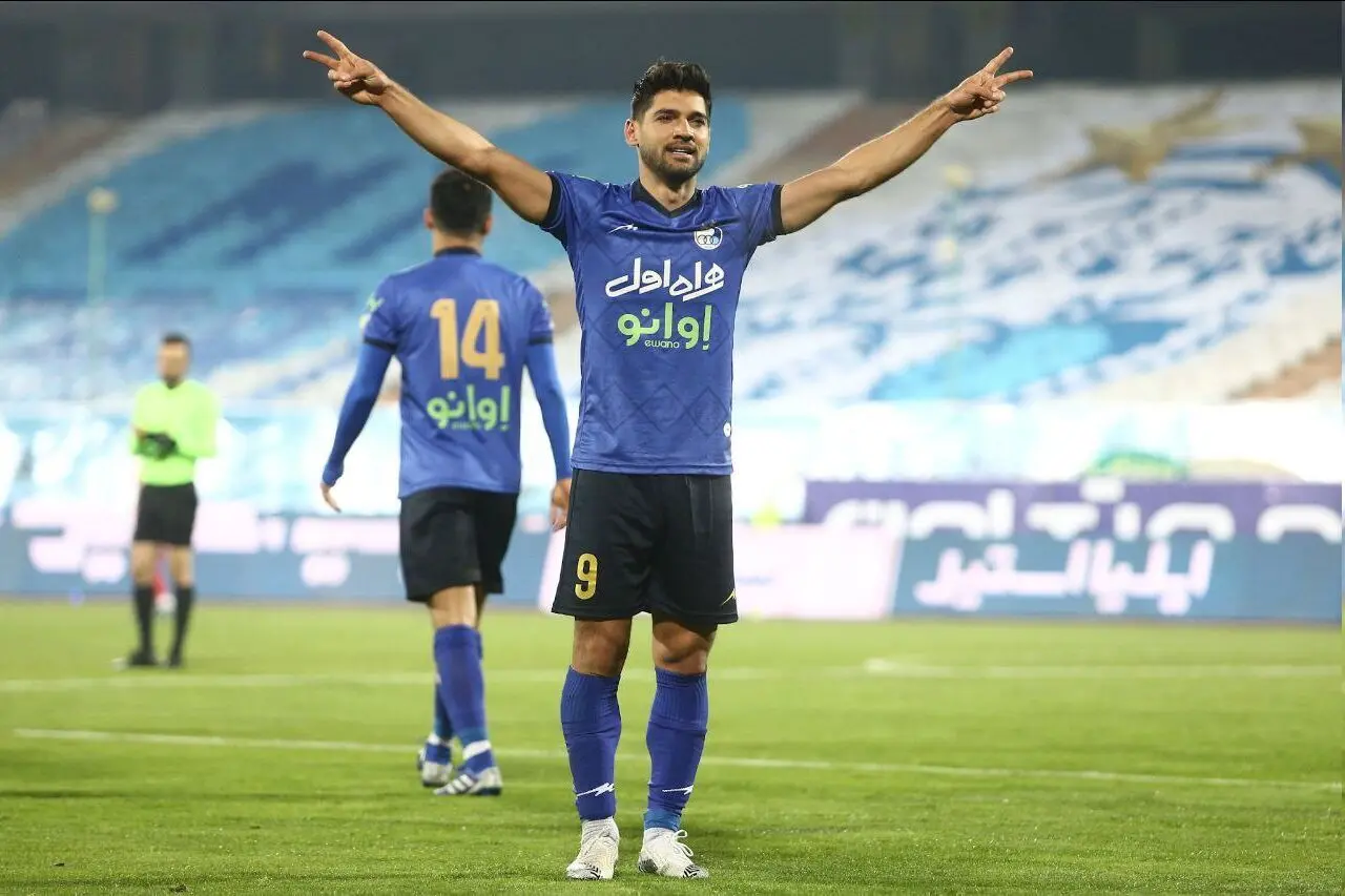 پرسپولیس هافبک استقلال را می‌خواهد | هافبک کاشته‌زن استقلال یاغی می‌شود؟