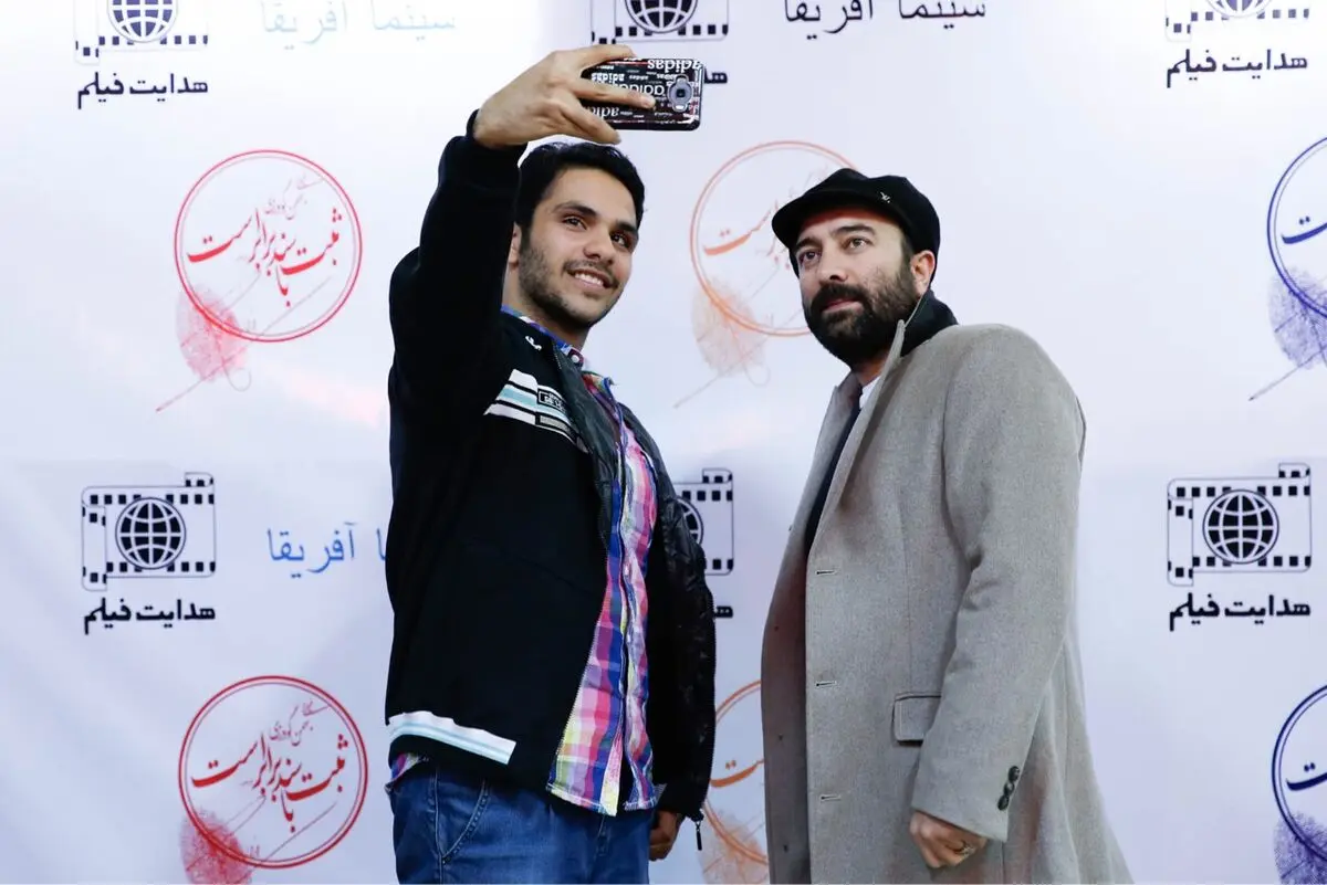 اکران مردمی فیلم « ثبت با سند برابر است» در سينما آفريقا