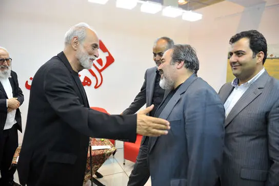جشن تولد ۷۷ سالگی آیدین آغداشلو در نمایشگاه مطبوعات