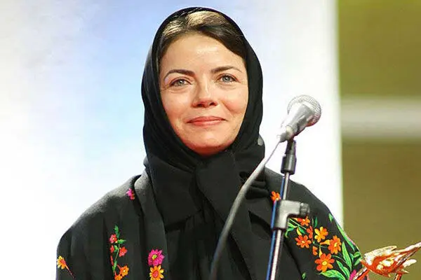 مهتاب نصیرپور آستیگماتی شد