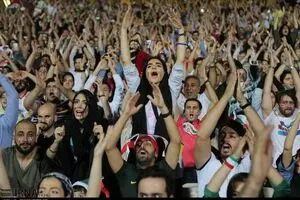 شادی دختران و زنان در ورزشگاه آزادی / عکس‌ها