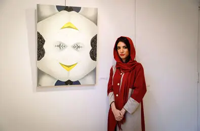 چشم‌هایی که تفسیر می‌شوند/ گزارش تصویری از نمایشگاه شقایق ماندگار