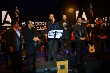 کنسرت "عاشقانه‌های ناصر چشم‌آذر" در سالن همایش‌های برج میلاد