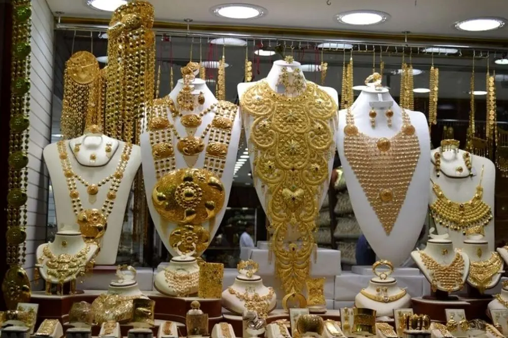 قیمت طلا ۲.۰۰۰.۰۰۰ تومان ریخت / سقوط قیمت طلای ۱۸ عیار امروز ۲۴ بهمن ۱۴۰۴