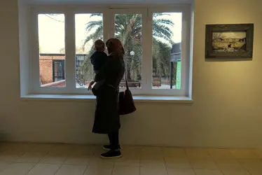 نمایشگاه عکس سکوت در عمارت روبرو