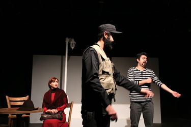 اجرای نمایش "آندورای تئاتر اشتباهات" در تئاتر باران