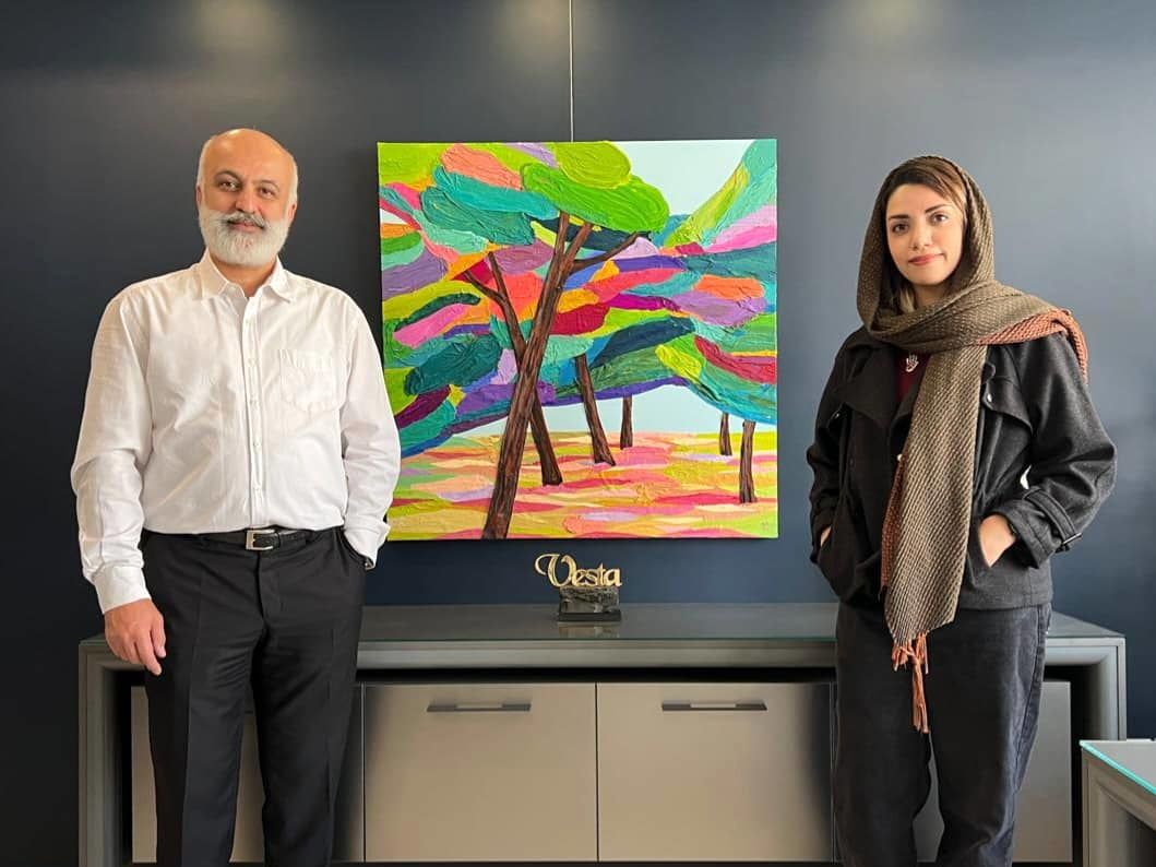 Hamidreza Shafiei Explores the Dreamlike Palette of Elham Azimi