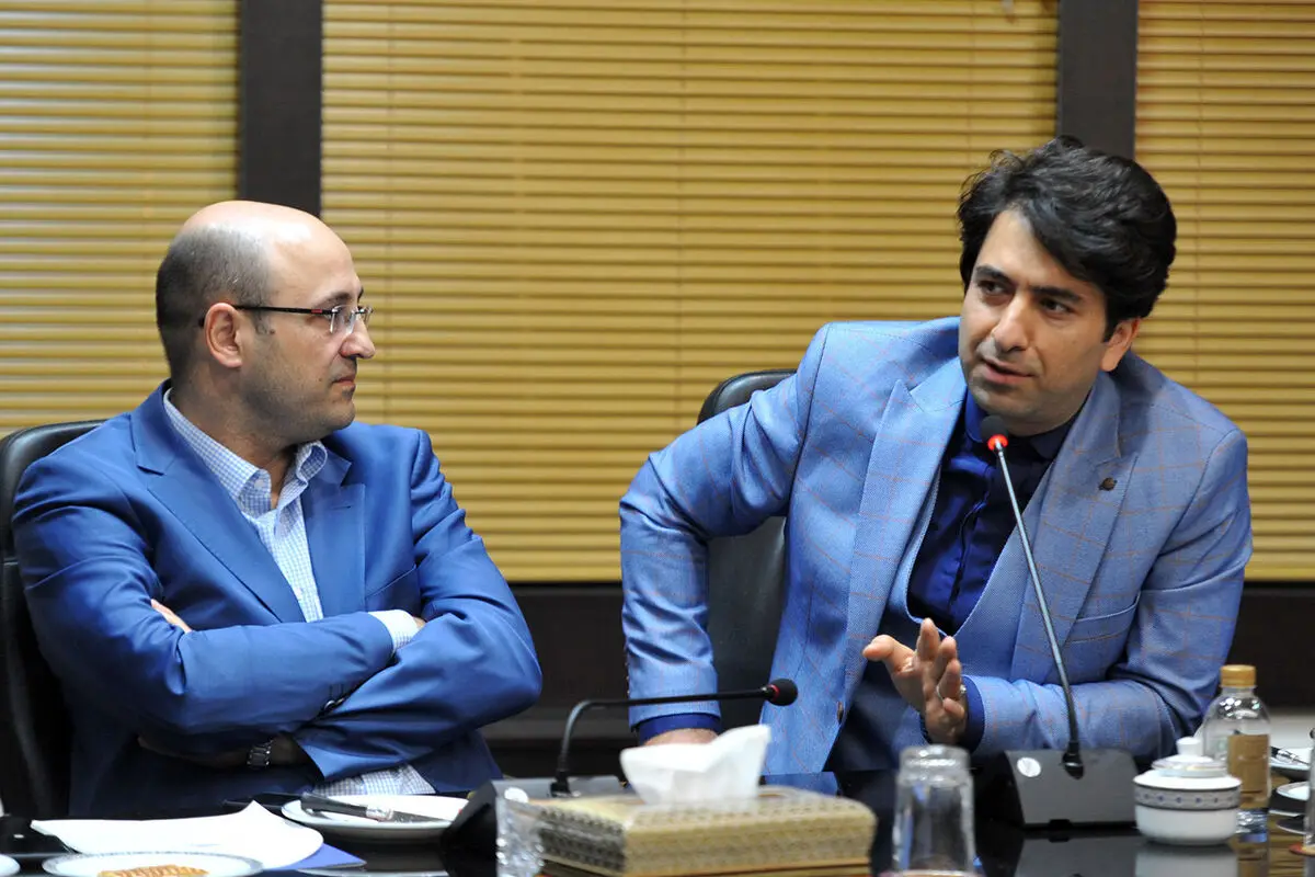 دیدار جمعی از هنرمندان با رضا رحمانی  وزیر صنعت، معدن و تجارت 