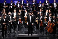 خواننده اتریشی در تهران می‌خواند