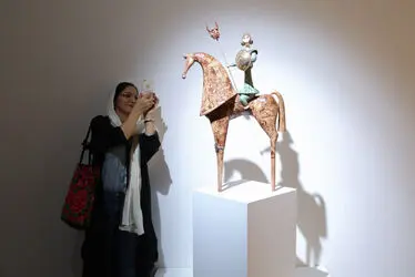 نمایشگاه آثار بهزاد اژدری در گالری اعتماد باغ نگارستان