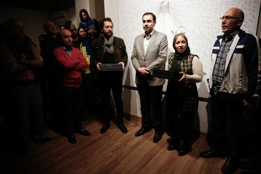 خلق اثر توسط بزرگمهر حسین‌پور در حمایت از کودکان بدسرپرست در گالری آس