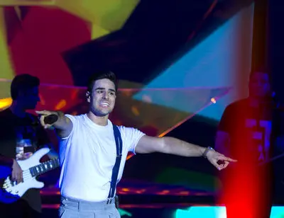 ایوان بند بر وزن آهای دختر چوپون/ عالیجناب عشق روی صحنه رفت