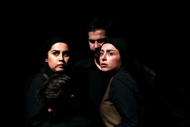 اجرای نمایش "سانتی متر" در سالن استاد انتظامی - خانه هنرمندان